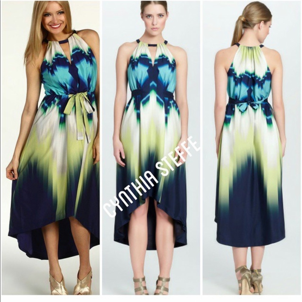 Beautiful light dress for day or nigh event!